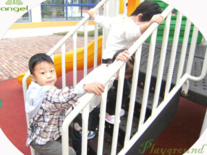 commercial playground equipment