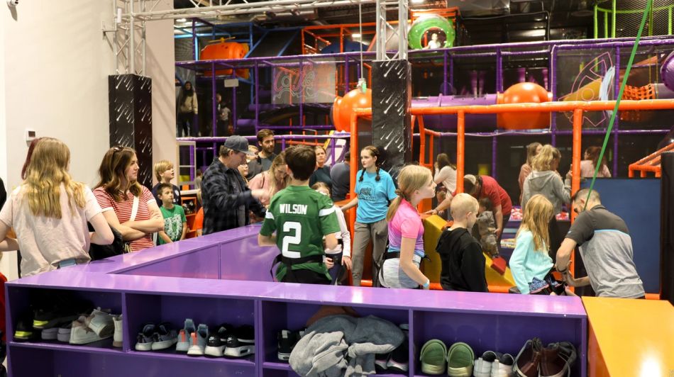 BJ-B1624 - indoor playground toronto - Indoor Playgrounds | Bluejayset Playground Heaven