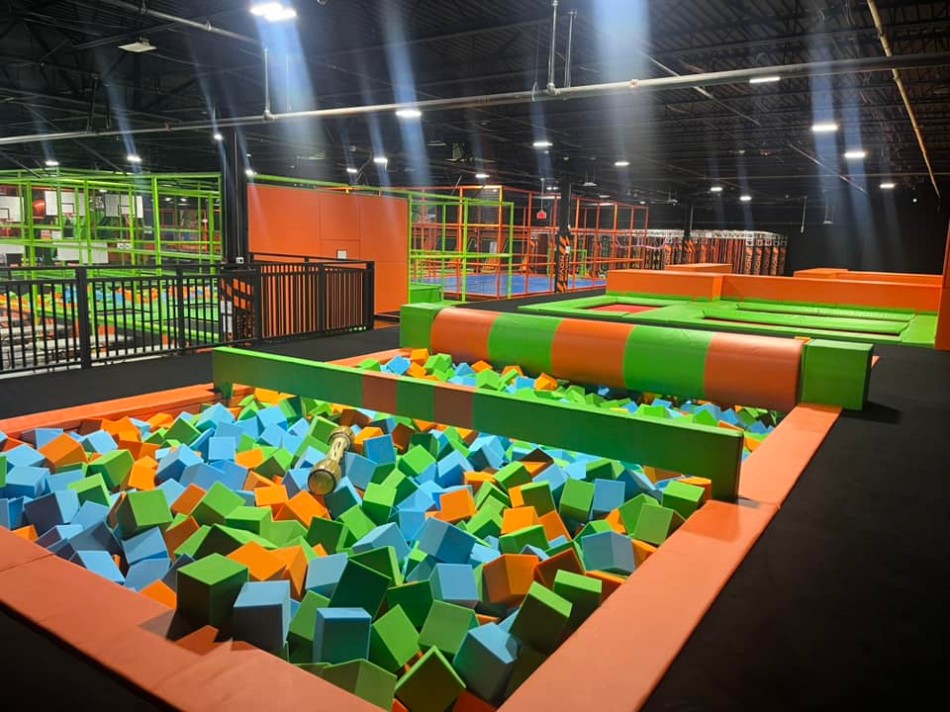 BJ-JB002 - Super larger trampoline park - Trampoline Park | Bluejayset Playground Heaven
