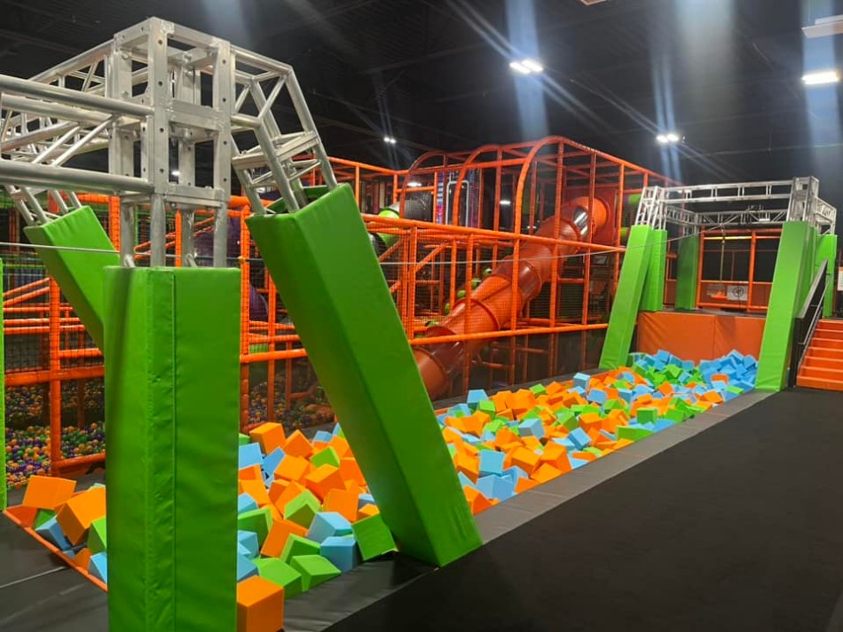 BJ-JB002 - Super larger trampoline park - Trampoline Park | Bluejayset Playground Heaven