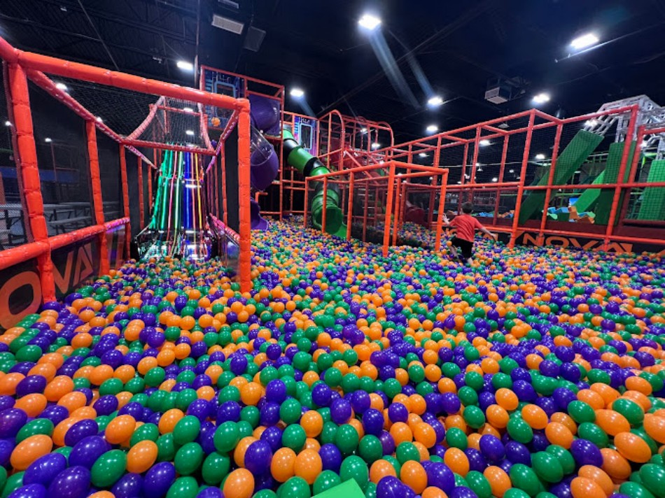BJ-JB002 - Super larger trampoline park - Trampoline Park | Bluejayset Playground Heaven
