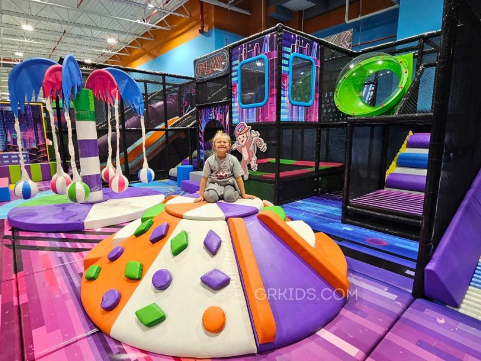 BJ-JB008 - Super trampoline park - Trampoline Park | Bluejayset Playground Heaven