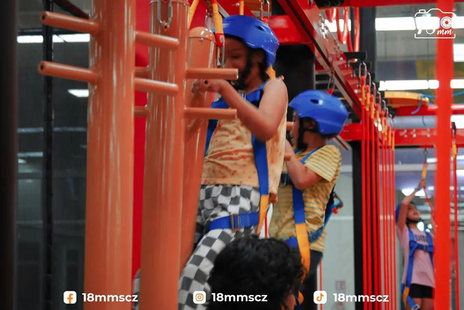 BJ-JB020 - Super Trampoline park in Bolivia - Trampoline Park | Bluejayset Playground Heaven